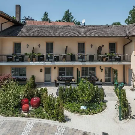 Hotel Mutz Garni *